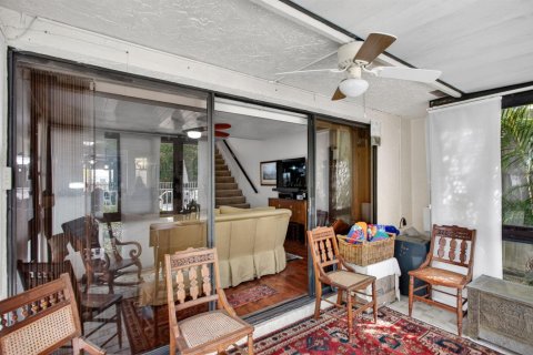 Townhouse in Lighthouse Point, Florida 2 bedrooms, 121.7 sq.m. № 2190061 - photo 23