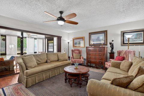 Townhouse in Lighthouse Point, Florida 2 bedrooms, 121.7 sq.m. № 2190061 - photo 20