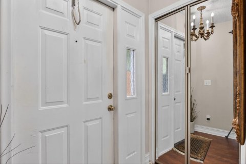 Townhouse in Lighthouse Point, Florida 2 bedrooms, 121.7 sq.m. № 2190061 - photo 12