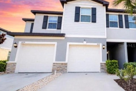 Townhouse in Land O' Lakes, Florida 3 bedrooms, 151.8 sq.m. № 2277307
