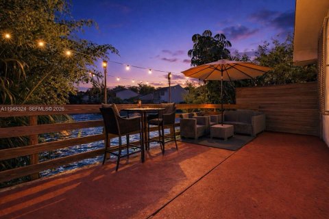 Adosado en venta en Miami, Florida, 3 dormitorios, 111.48 m2 № 2005339 - foto 25