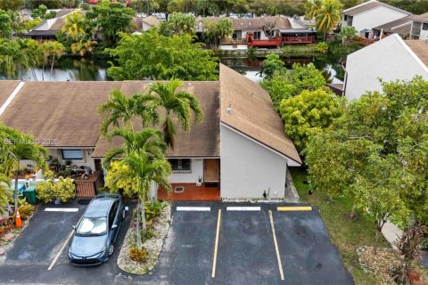 Adosado en venta en Miami, Florida, 3 dormitorios, 111.48 m2 № 2005339 - foto 24