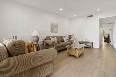 Adosado en venta en Miami, Florida, 3 dormitorios, 111.48 m2 № 2005339 - foto 8