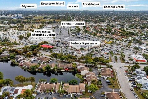 Adosado en venta en Miami, Florida, 3 dormitorios, 111.48 m2 № 2005339 - foto 3