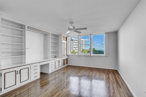 Condominio en venta en Key Biscayne, Florida, 3 dormitorios, 181.35 m2 № 1975414 - foto 20