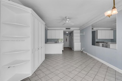 Condominio en venta en Key Biscayne, Florida, 3 dormitorios, 181.35 m2 № 1975414 - foto 29