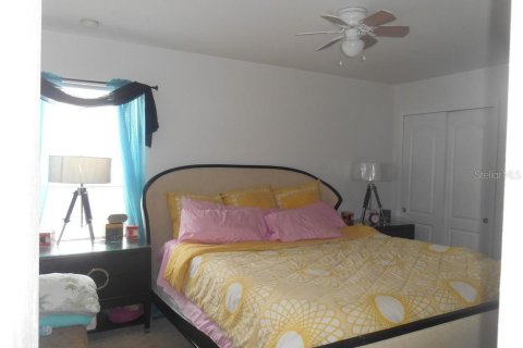 House in Cape Coral, Florida 4 bedrooms, 269.04 sq.m. № 1245203 - photo 15