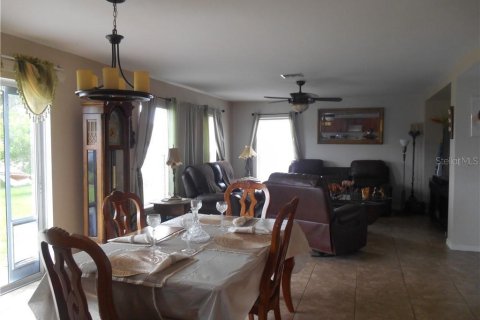 House in Cape Coral, Florida 4 bedrooms, 269.04 sq.m. № 1245203 - photo 20
