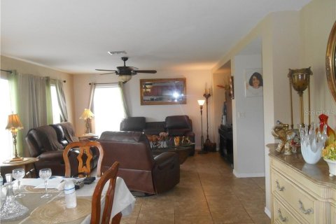 House in Cape Coral, Florida 4 bedrooms, 269.04 sq.m. № 1245203 - photo 6