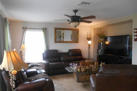 House in Cape Coral, Florida 4 bedrooms, 269.04 sq.m. № 1245203 - photo 3