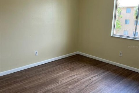 Condo in Orlando, Florida, 2 bedrooms № 2118003 - photo 8