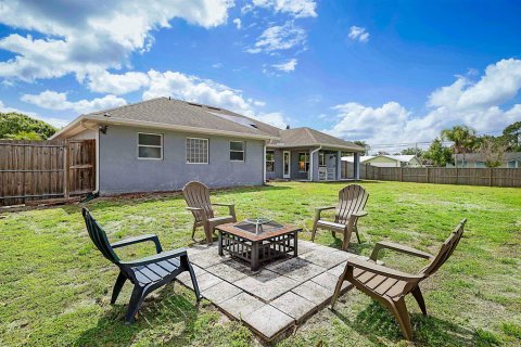 Casa en venta en Port St. Lucie, Florida, 4 dormitorios, 281.4 m2 № 2078328 - foto 30
