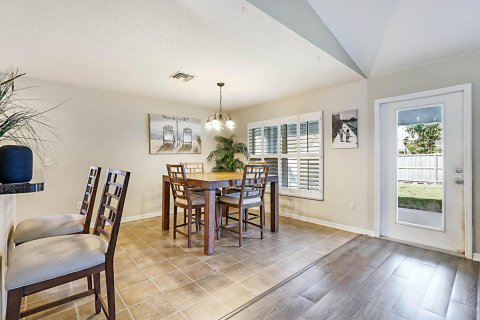 Casa en venta en Port St. Lucie, Florida, 4 dormitorios, 281.4 m2 № 2078328 - foto 14