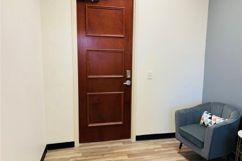 Immobilier commercial à Orlando, Floride 38.46 m2 № 2104980