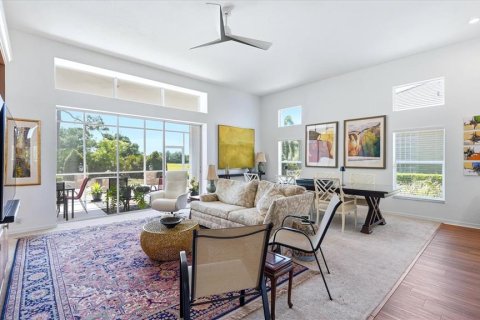 House in University Park, Florida 3 bedrooms, 200.48 sq.m. № 2155691 - photo 7