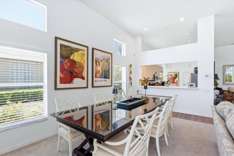 House in University Park, Florida 3 bedrooms, 200.48 sq.m. № 2155691 - photo 12