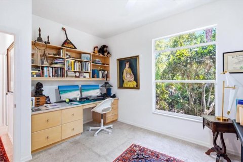House in University Park, Florida 3 bedrooms, 200.48 sq.m. № 2155691 - photo 21