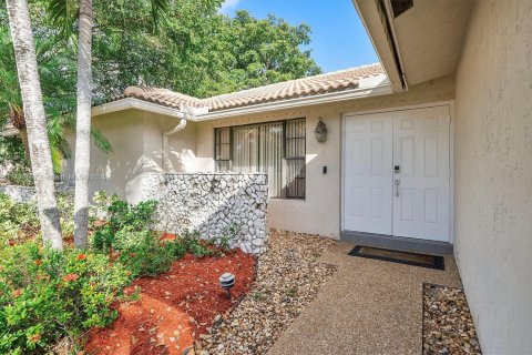 House in Coral Springs, Florida 4 bedrooms, 170.94 sq.m. № 1716075 - photo 7