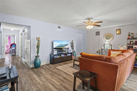 Condo in Orlando, Florida, 2 bedrooms  № 1800567 - photo 23