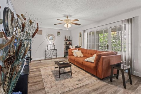 Condo in Orlando, Florida, 2 bedrooms  № 1800567 - photo 21