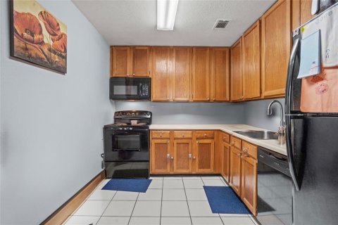 Condo in Orlando, Florida, 2 bedrooms  № 1800567 - photo 17