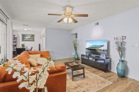 Condo in Orlando, Florida, 2 bedrooms  № 1800567 - photo 22