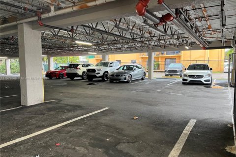 Apartment in Miami, Florida 2 bedrooms, 102.75 sq.m. № 1976017 - photo 11