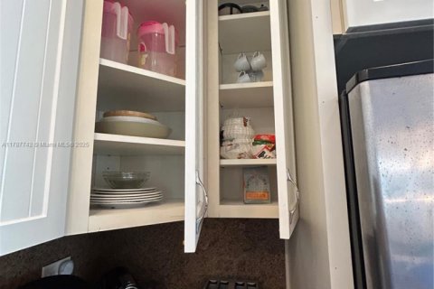 Casa en alquiler en Hollywood, Florida, 2 dormitorios, 65.03 m2 № 1863100 - foto 8