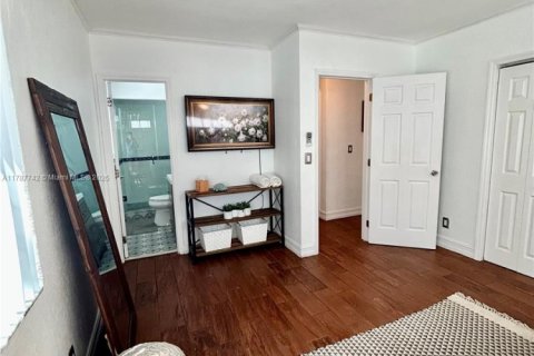 Casa en alquiler en Hollywood, Florida, 2 dormitorios, 65.03 m2 № 1863100 - foto 9