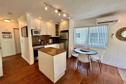 Casa en alquiler en Hollywood, Florida, 2 dormitorios, 65.03 m2 № 1863100 - foto 13