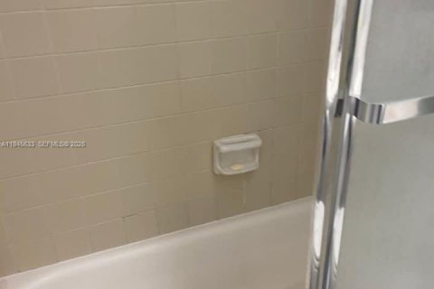 Condominio en alquiler en Sunny Isles Beach, Florida, 1 dormitorio, 49.8 m2 № 2002029 - foto 7