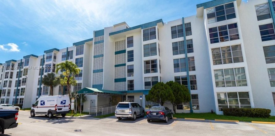 Condominio en Sunny Isles Beach, Florida, 1 dormitorio  № 2002029