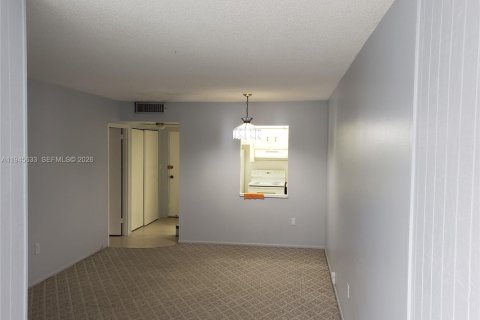 Condominio en alquiler en Sunny Isles Beach, Florida, 1 dormitorio, 49.8 m2 № 2002029 - foto 3