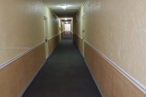 Condominio en alquiler en Sunny Isles Beach, Florida, 1 dormitorio, 49.8 m2 № 2002029 - foto 12