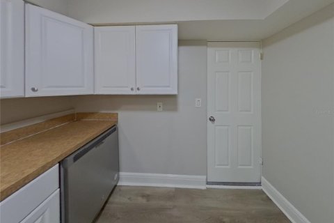 Casa en alquiler en Pinellas Park, Florida, 3 dormitorios, 121.98 m2 № 1911010 - foto 8