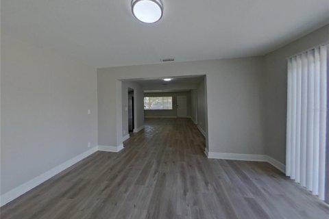 Casa en alquiler en Pinellas Park, Florida, 3 dormitorios, 121.98 m2 № 1911010 - foto 4