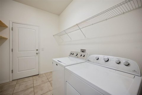Casa en venta en Brooksville, Florida, 4 dormitorios, 183.76 m2 № 2230776 - foto 30