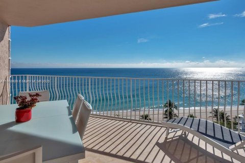 Condominio en venta en Lauderdale-by-the-Sea, Florida, 4 dormitorios, 345.97 m2 № 1928510 - foto 13