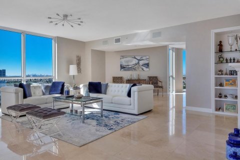 Condominio en venta en Lauderdale-by-the-Sea, Florida, 4 dormitorios, 345.97 m2 № 1928510 - foto 2