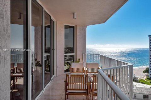 Condominio en venta en Lauderdale-by-the-Sea, Florida, 4 dormitorios, 345.97 m2 № 1928510 - foto 28