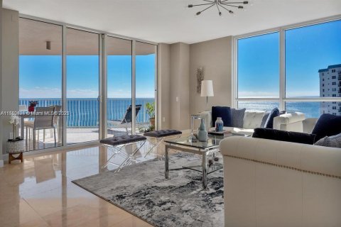 Condominio en venta en Lauderdale-by-the-Sea, Florida, 4 dormitorios, 345.97 m2 № 1928510 - foto 1