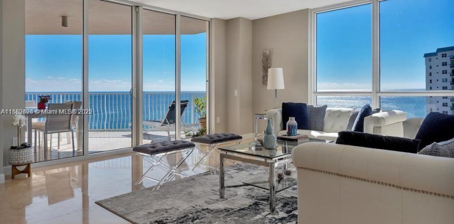 Condominio en Lauderdale-by-the-Sea, Florida, 4 dormitorios  № 1928510