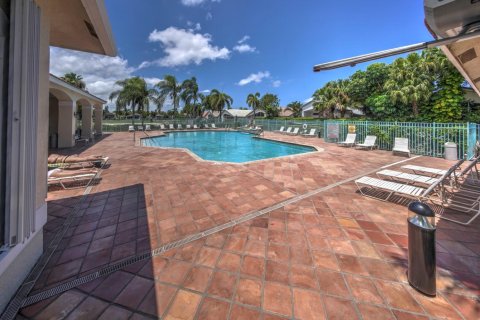 House in Boca Raton, Florida 3 bedrooms, 159.23 sq.m. № 1221227 - photo 1