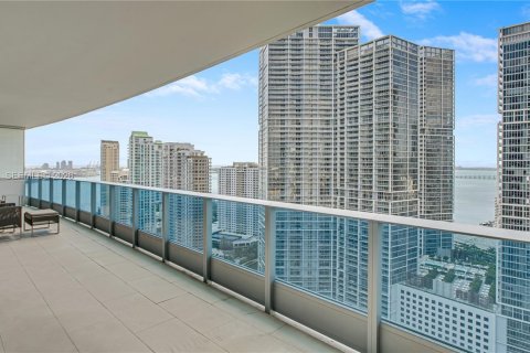 Condominio en alquiler en Miami, Florida, 2 dormitorios, 116.59 m2 № 2011744 - foto 2