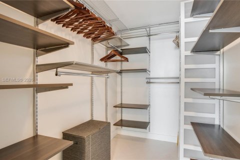 Condominio en alquiler en Miami, Florida, 2 dormitorios, 116.59 m2 № 2011744 - foto 11