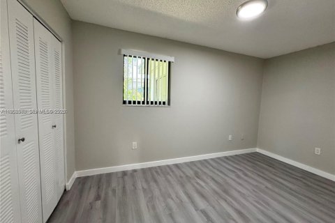 Снять в аренду кондоминиум в Холливуд, Флорида 2 спальни, 79.9м2, № 2010307 - фото 4