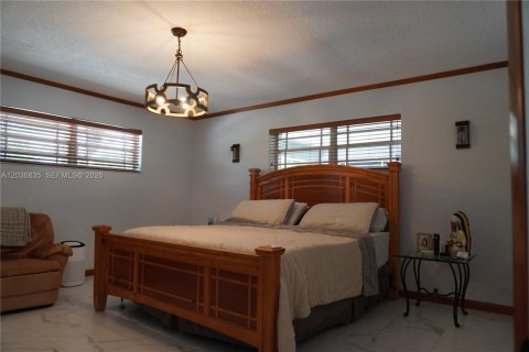 House in Miami, Florida 3 bedrooms, 218.51 sq.m. № 2086749 - photo 26