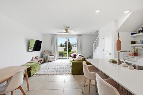 Touwnhouse à vendre à Bradenton, Floride: 3 chambres, 125.6 m2 № 2296804 - photo 5