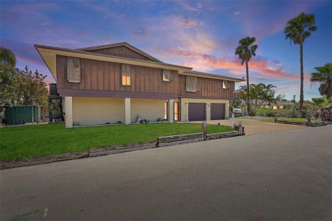 Casa en venta en Longboat Key, Florida, 4 dormitorios, 208.84 m2 № 1658223 - foto 1