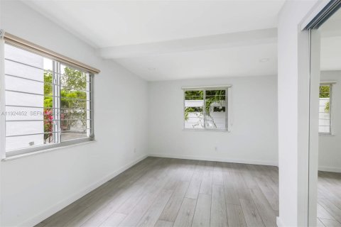 Снять в аренду квартиру в Майами, Флорида 1 спальня, 52.77м2, № 1983722 - фото 10